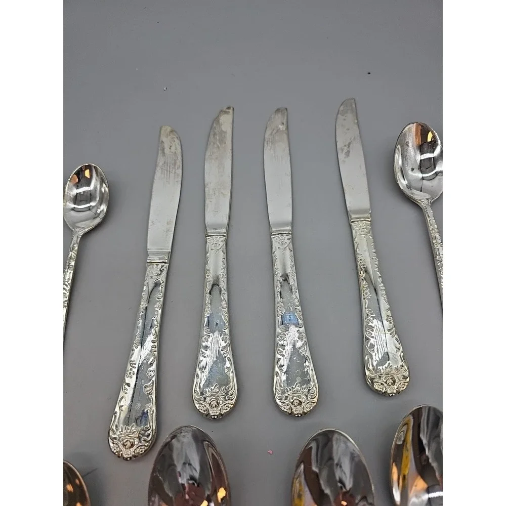 WM Rogers Son Silverplate Silverware Flatware Set Enchanted Rose 19 Pcs 4 Knives